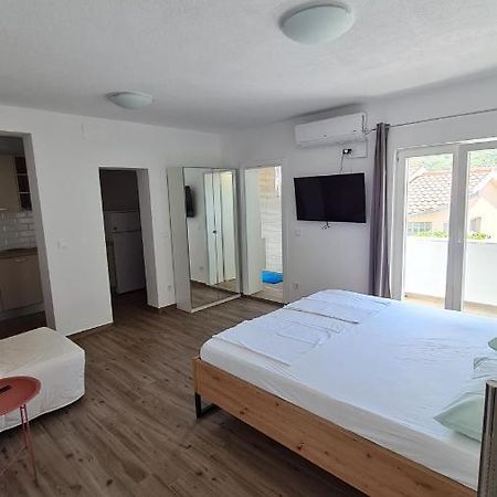 Apartmani Mlinar - Studio Apartment Grebaštica エクステリア 写真