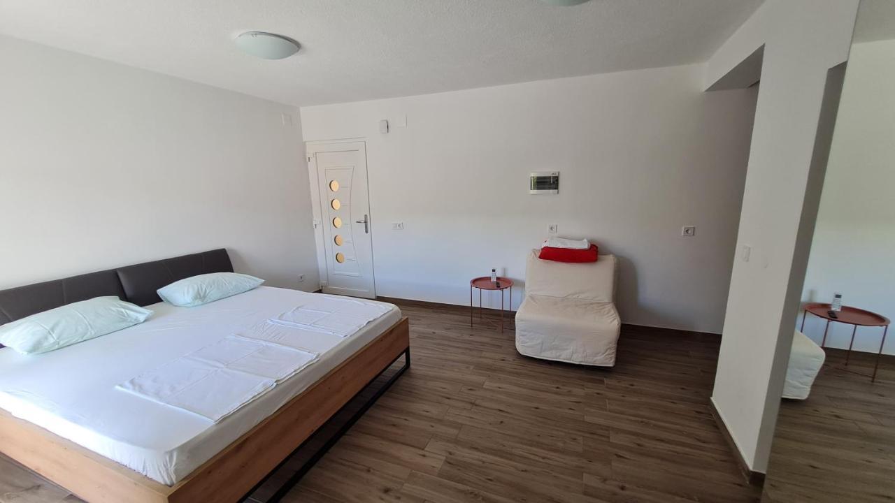 Apartmani Mlinar - Studio Apartment Grebaštica エクステリア 写真